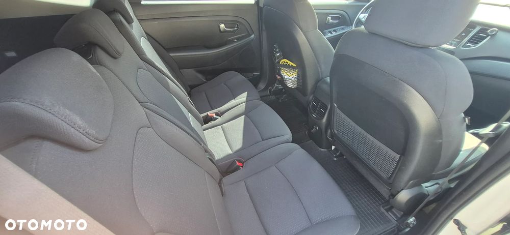 Kia Carens 1.7 CRDi 115 Dream Team Edition - 12