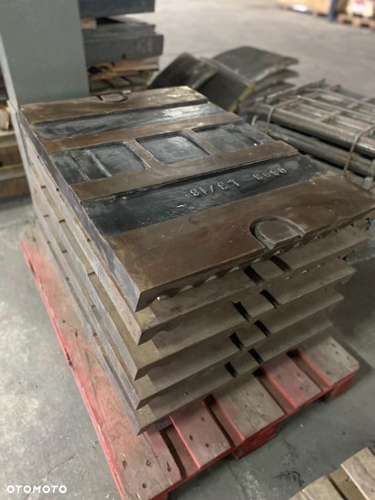 DCJ 1033 komplet szczęk do kruszarki 18%Mn - 1