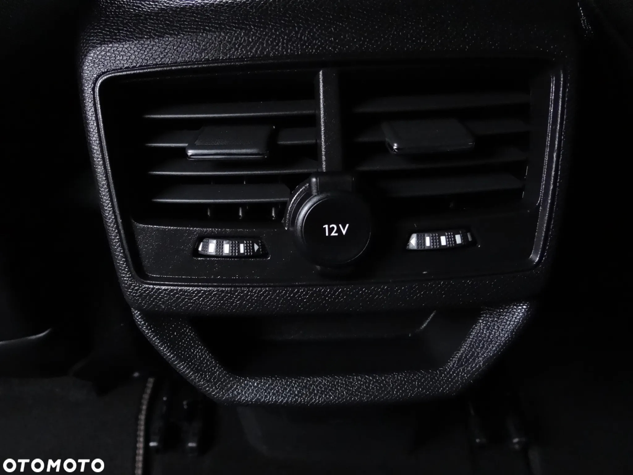 Peugeot 3008 1.6 PureTech GPF GT Line S&S EAT8 - 29