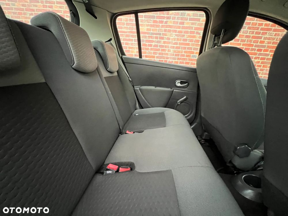 Renault Clio - 19