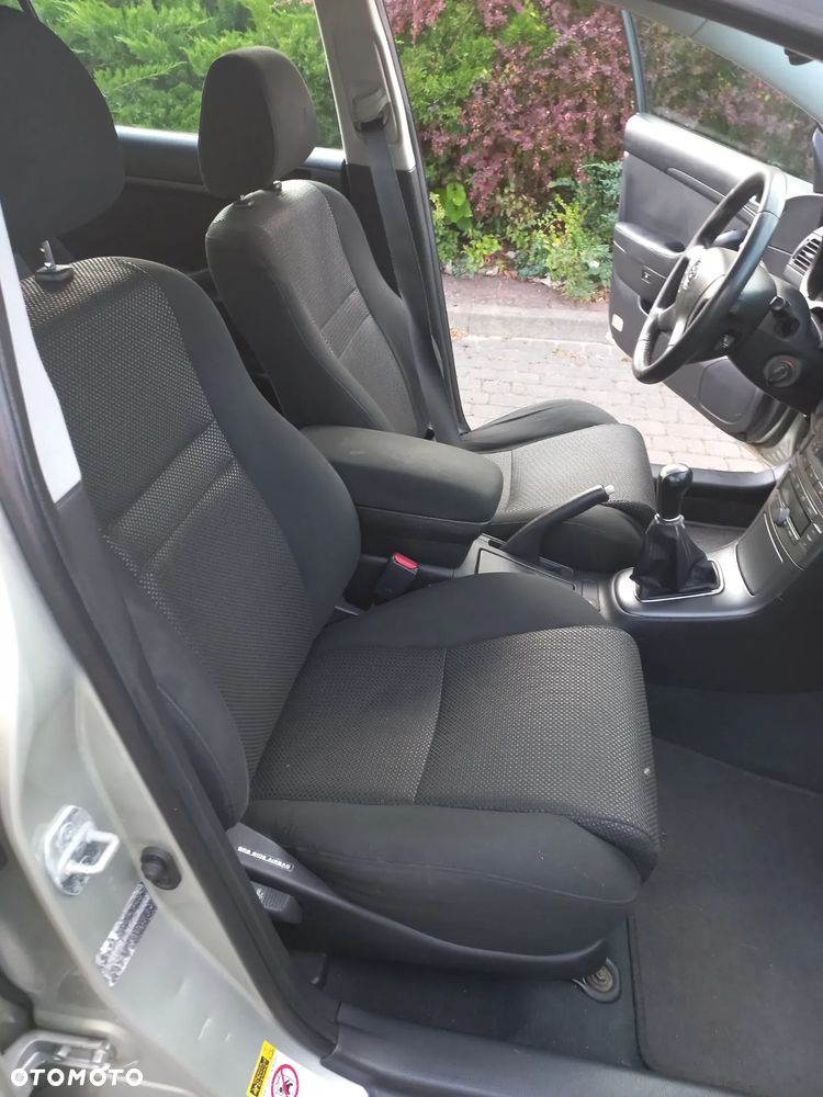 Toyota Avensis 1.8 VVT-i Luna - 20