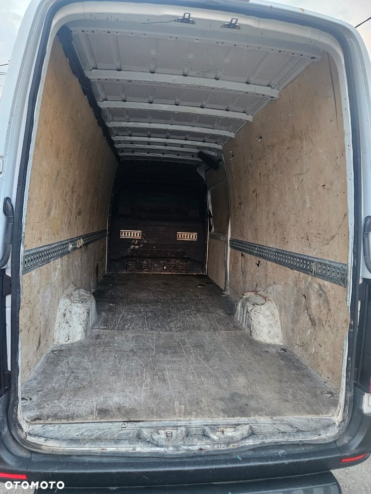 Mercedes-Benz Sprinter - 8