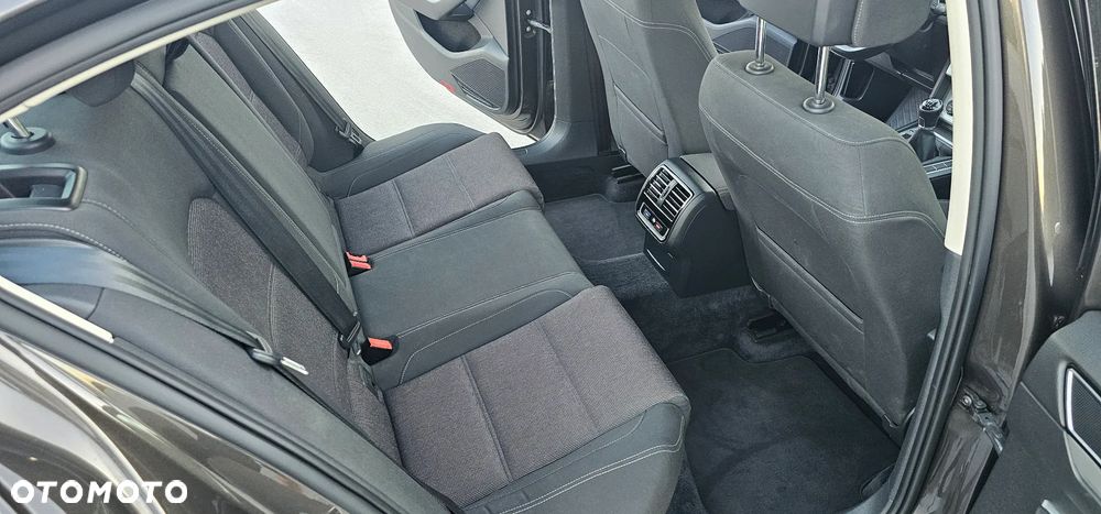 Volkswagen Passat 2.0 TDI BMT Comfortline - 11