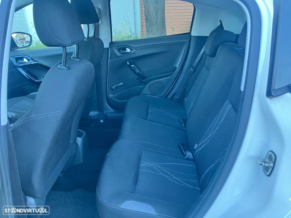 Peugeot 208 1.4 HDi Active - 11