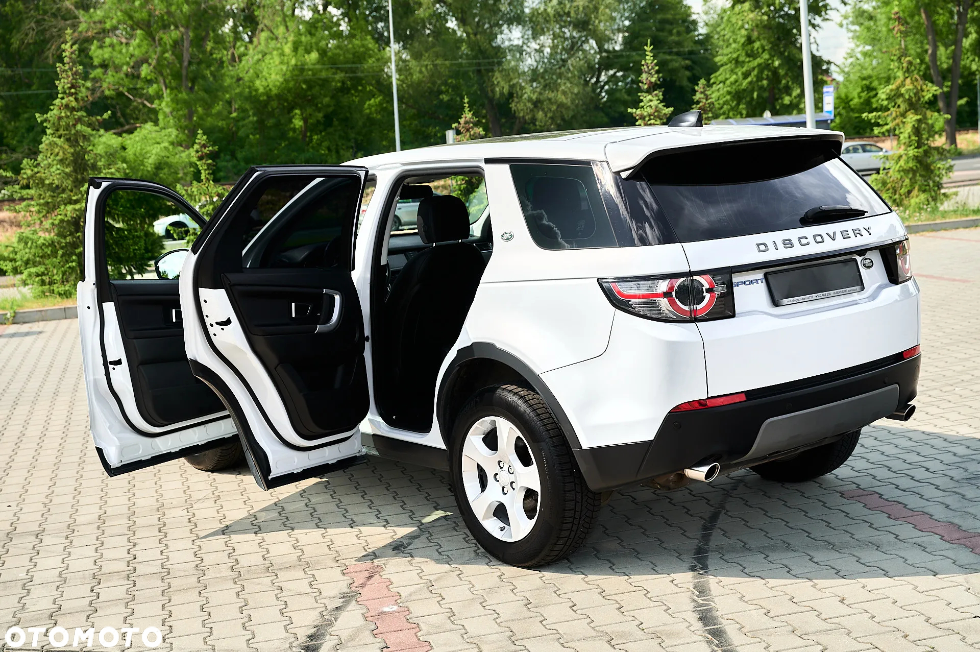 Land Rover Discovery Sport 2.0 eD4 HSE Luxury - 23