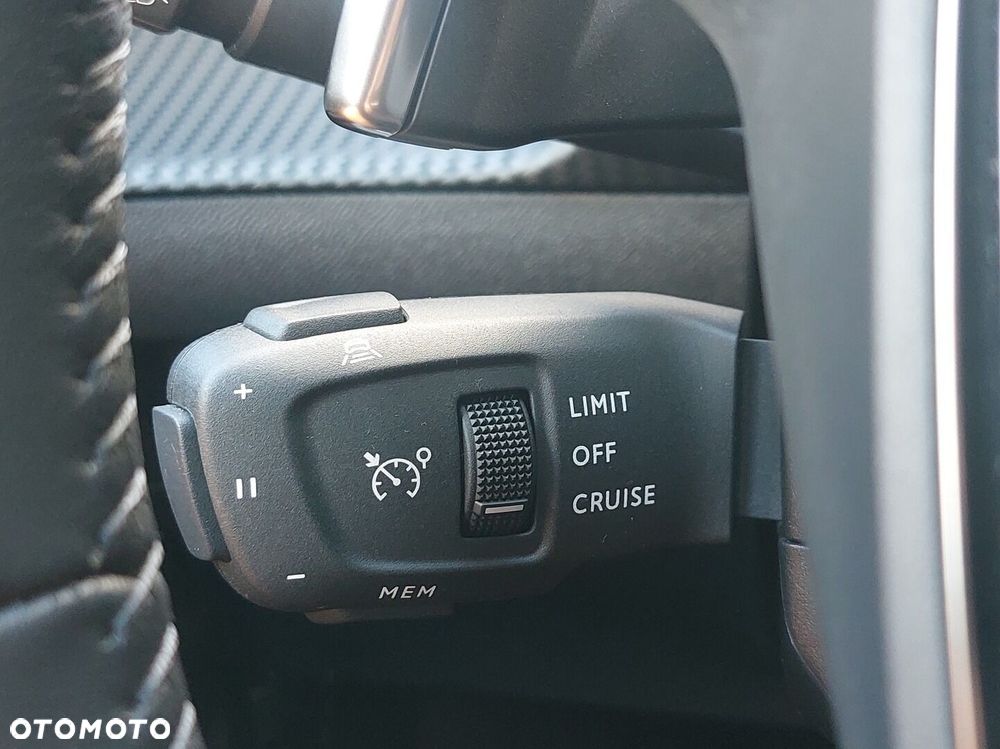 Peugeot 2008 1.2 PureTech Allure S&S EAT8 - 17