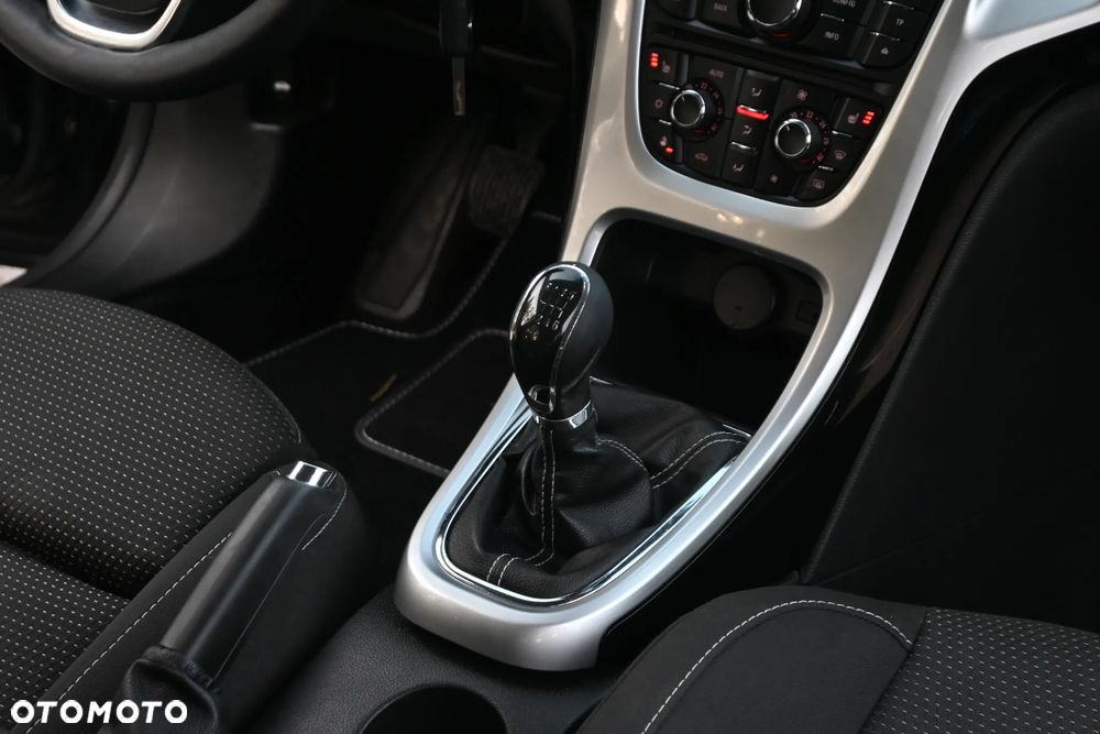 Opel Astra 1.6 Turbo Active - 24