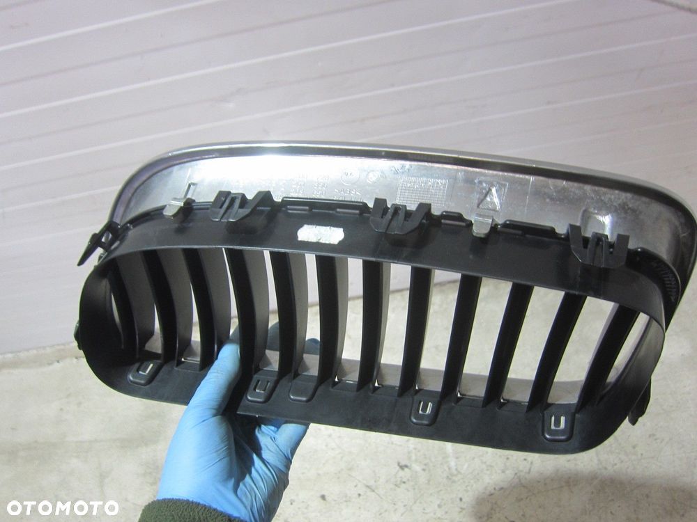 BMW F10 F11 NERKA ZDERZAKA PRZEDNIEGO KRATKA PRAW GRILL 51137200728 7200728 - 7
