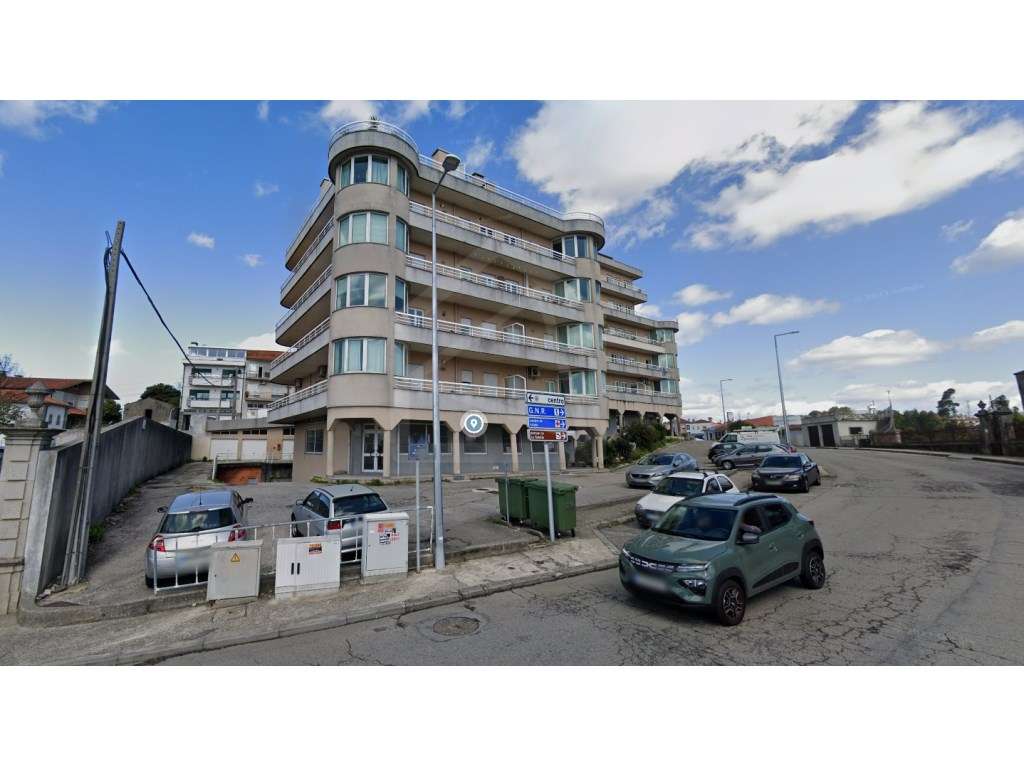 Parqueamento em Oliveira de Azeméis - Grande imagem: 2/3