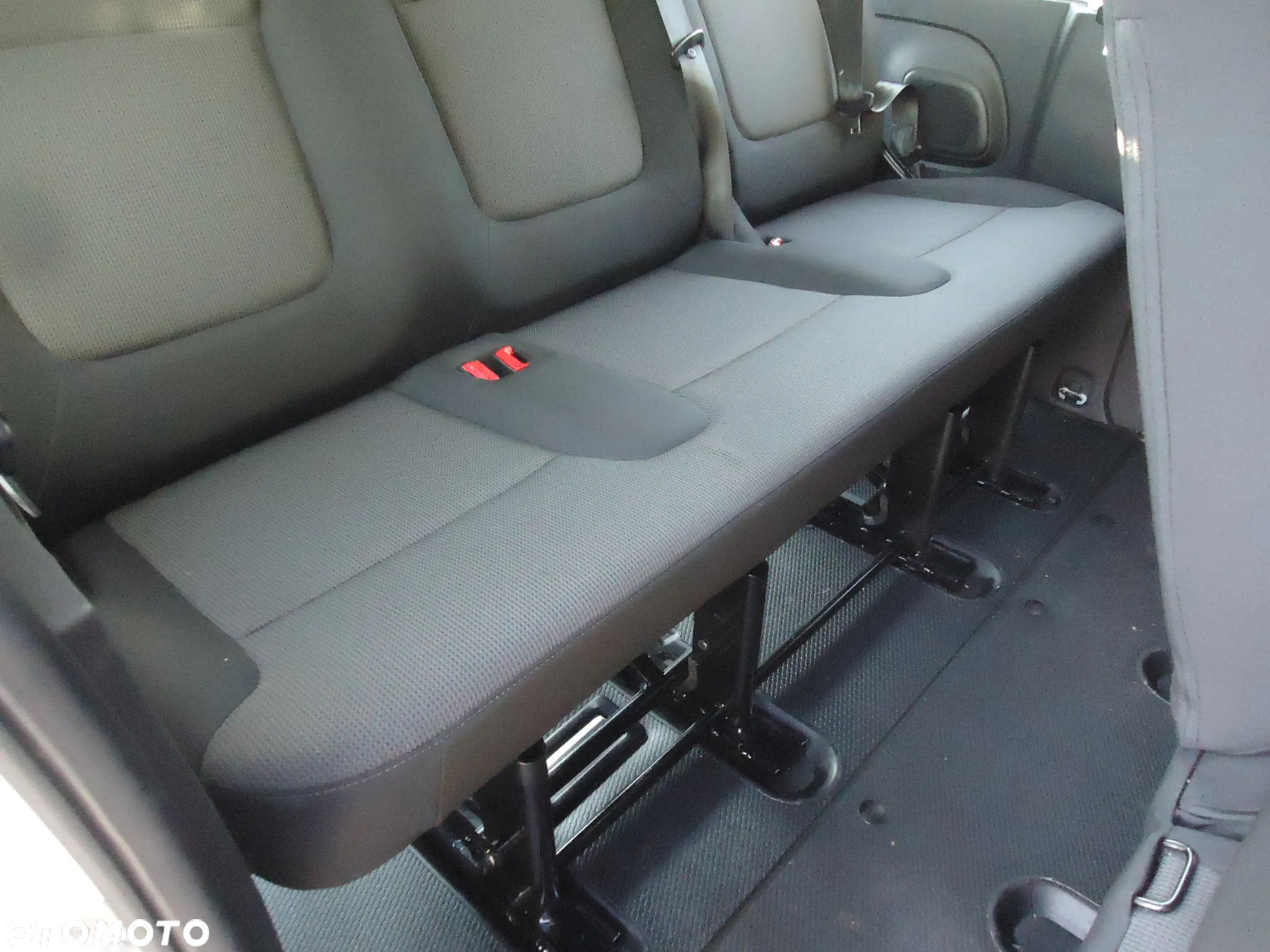 Renault Trafic - 18