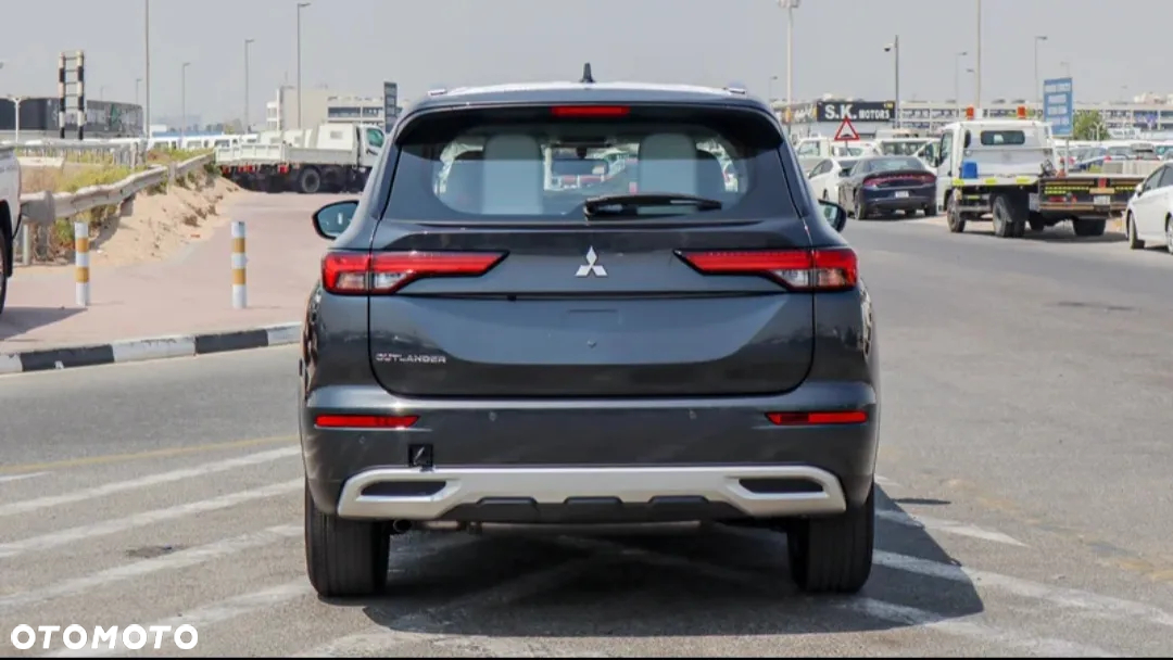 Mitsubishi Outlander - 5