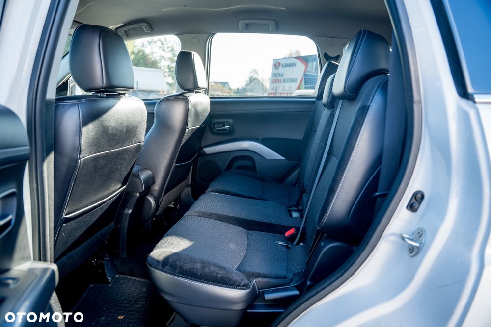 Mitsubishi Outlander - 15