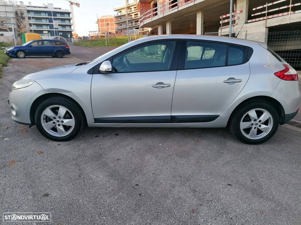 Renault Mégane 1.5 dCi Dynamique - 6