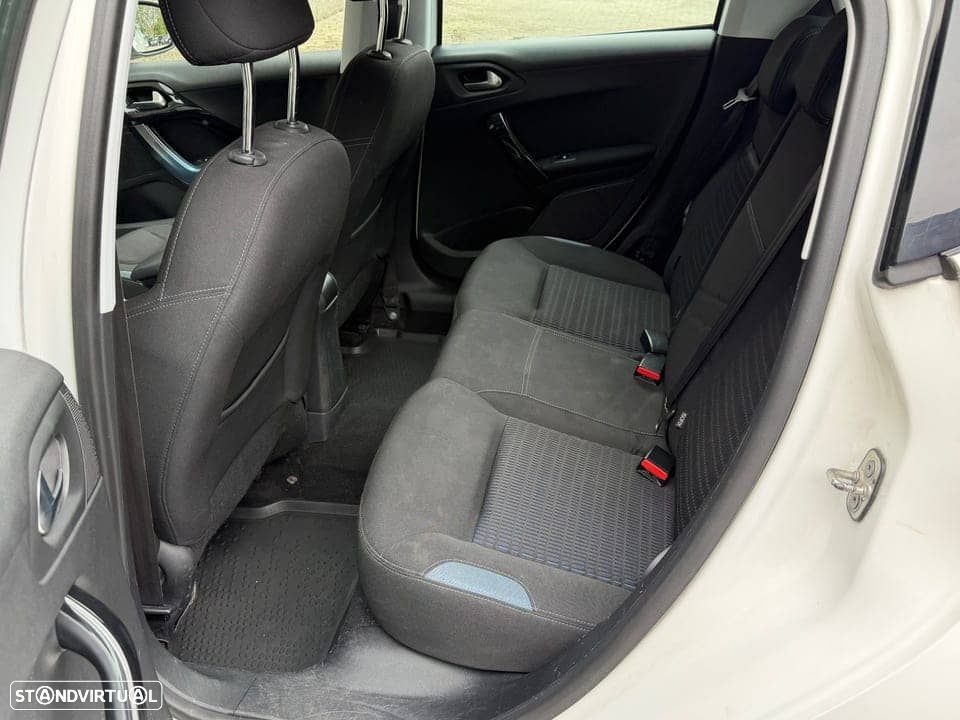 Peugeot 208 1.6 e-HDi Active - 9