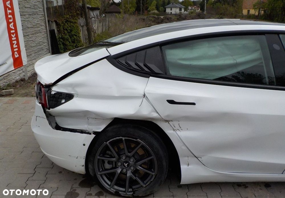 Tesla Model 3 - 14
