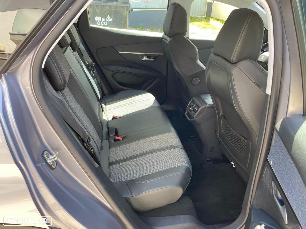 Peugeot 3008 BlueHDi 130 Stop & Start EAT8 Allure - 32