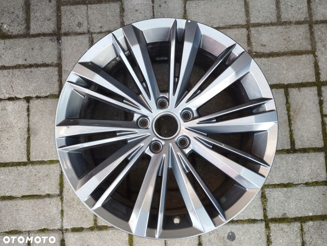 Felga VW Passat B8 R-line 3G0 8J 18 ET44 3G0601025BN - 1