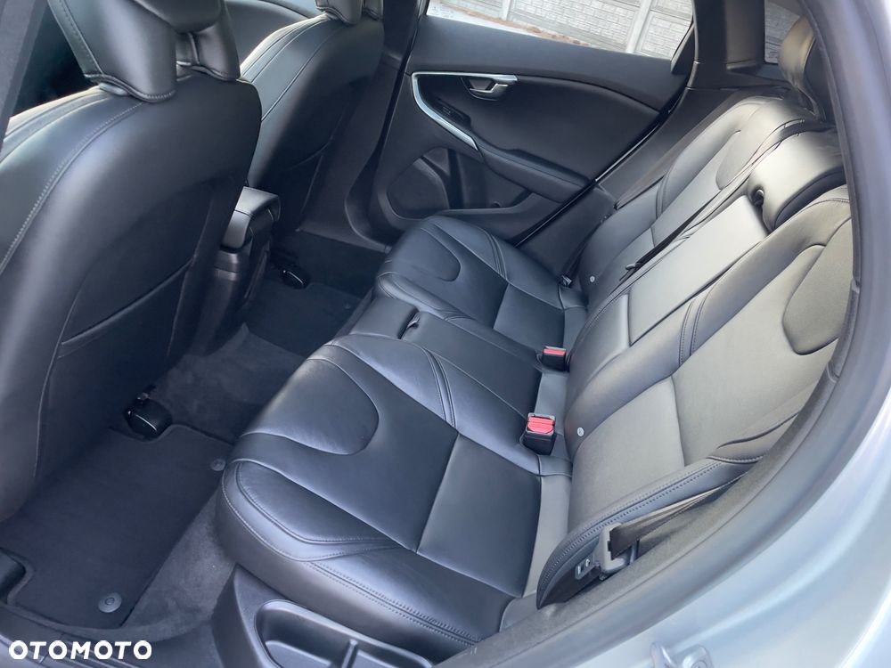 Volvo V40 D3 Summum - 6