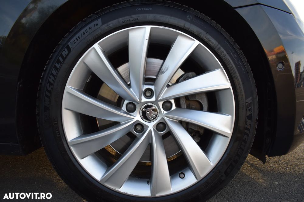 Skoda Superb 2.0 TSI DSG 4X4 Laurin & Klement - 15