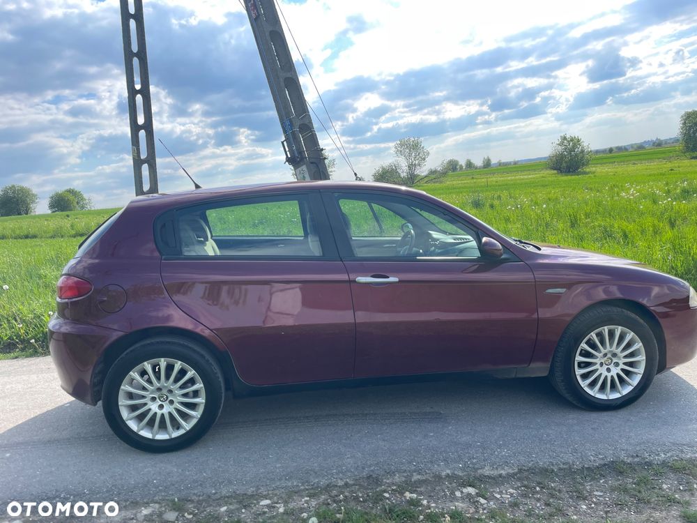 Alfa Romeo 147 1.9 JTD 16V Progress - 5