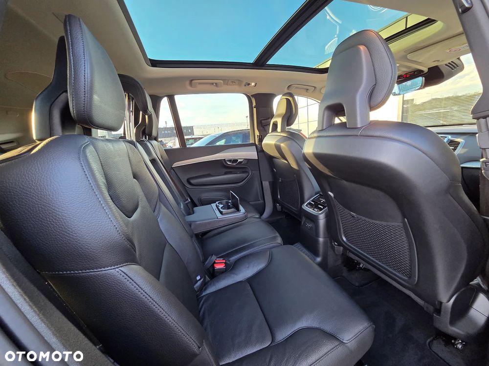 Volvo XC 90 T8 AWD Plug-In Hybrid R-Design 7os - 30