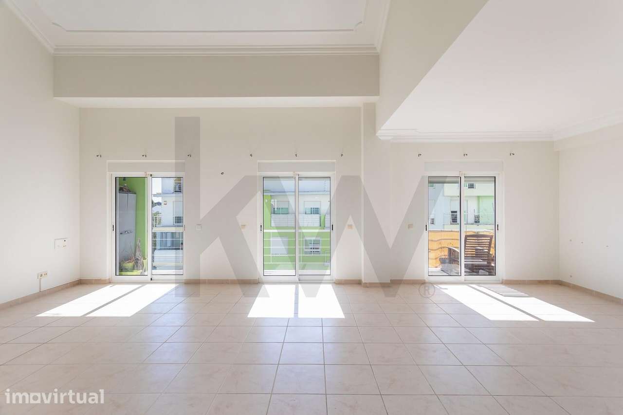 Duplex T4 em Alcochete | O Apartamento perfeito no Centro da Vila.