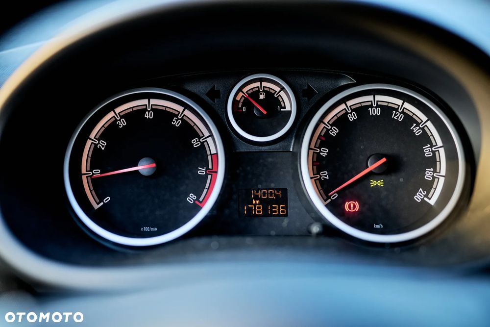 Opel Corsa 1.2 16V - 11