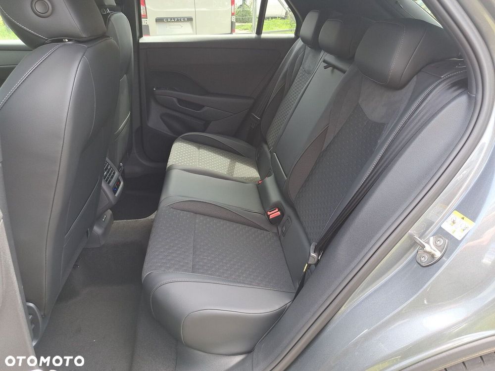 Volkswagen T-Roc 1.5 eTSI R-Line DSG - 11