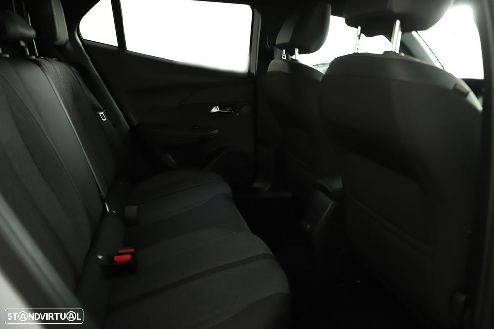 Peugeot 2008 1.2 PureTech Allure - 23