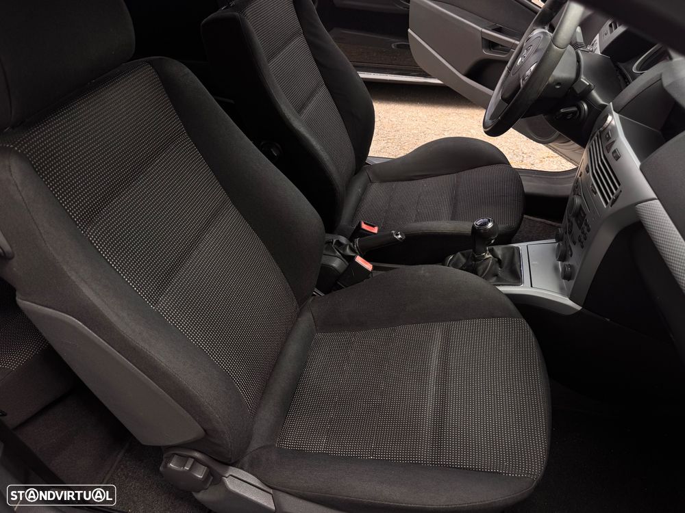 Opel Astra GTC 1.7 CDTI - 19
