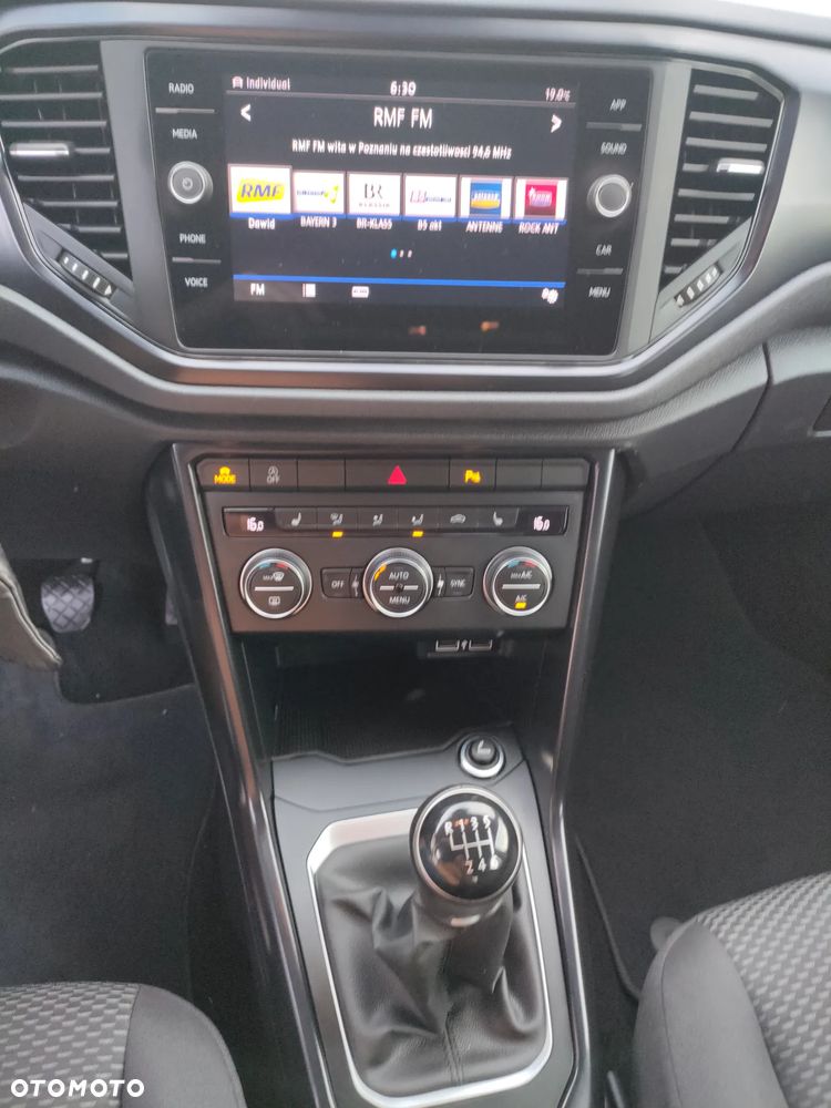 Volkswagen T-Roc - 17
