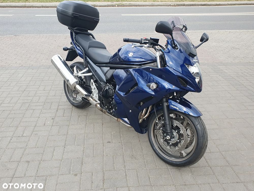 Suzuki GSX - 24