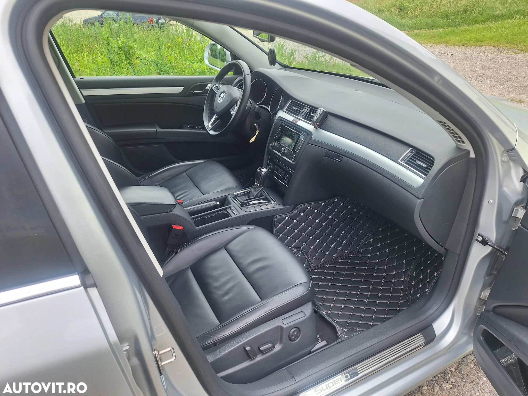 Skoda Superb 2.0 TDI DSG Ambition - 6