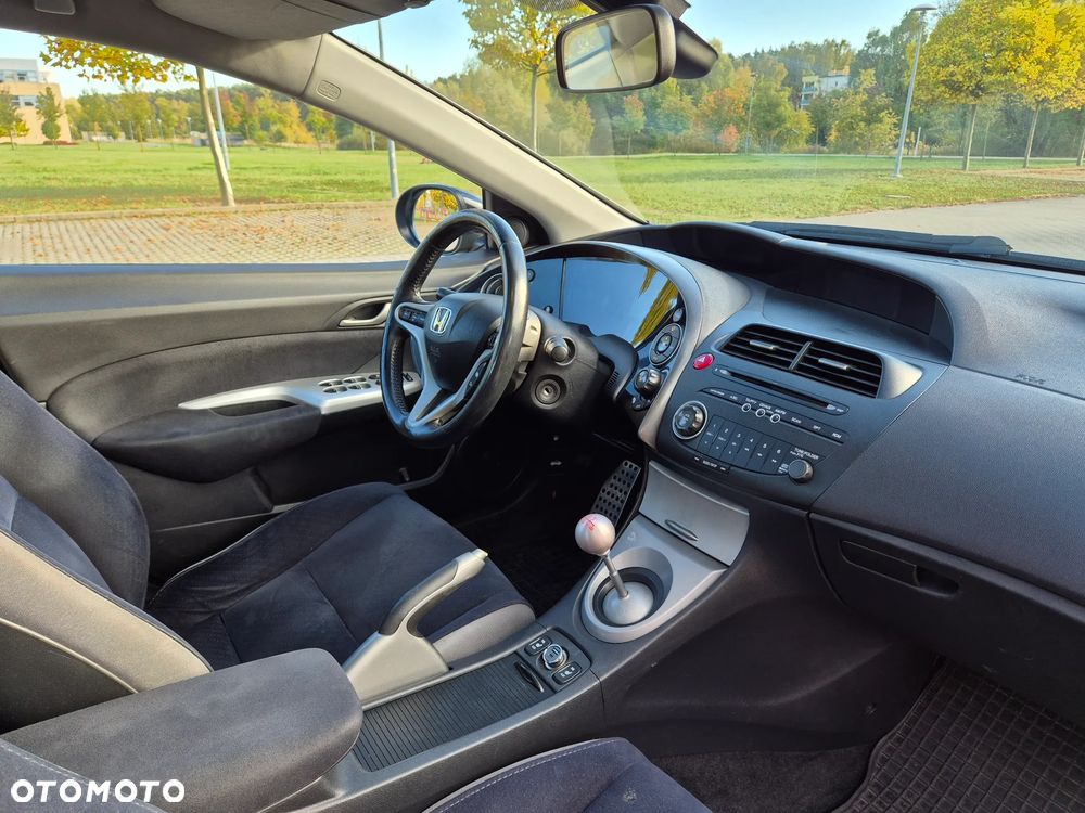 Honda Civic 1.8 Executive - 16