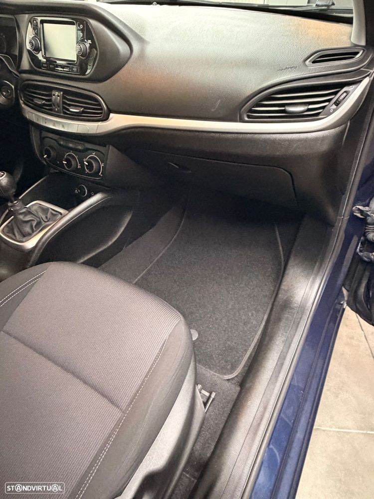 Fiat Tipo Station Wagon 1.4 Lounge J17 - 32