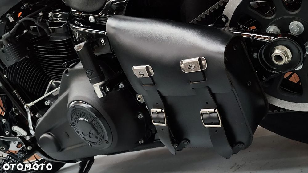 Harley-Davidson Softail Street Bob - 28