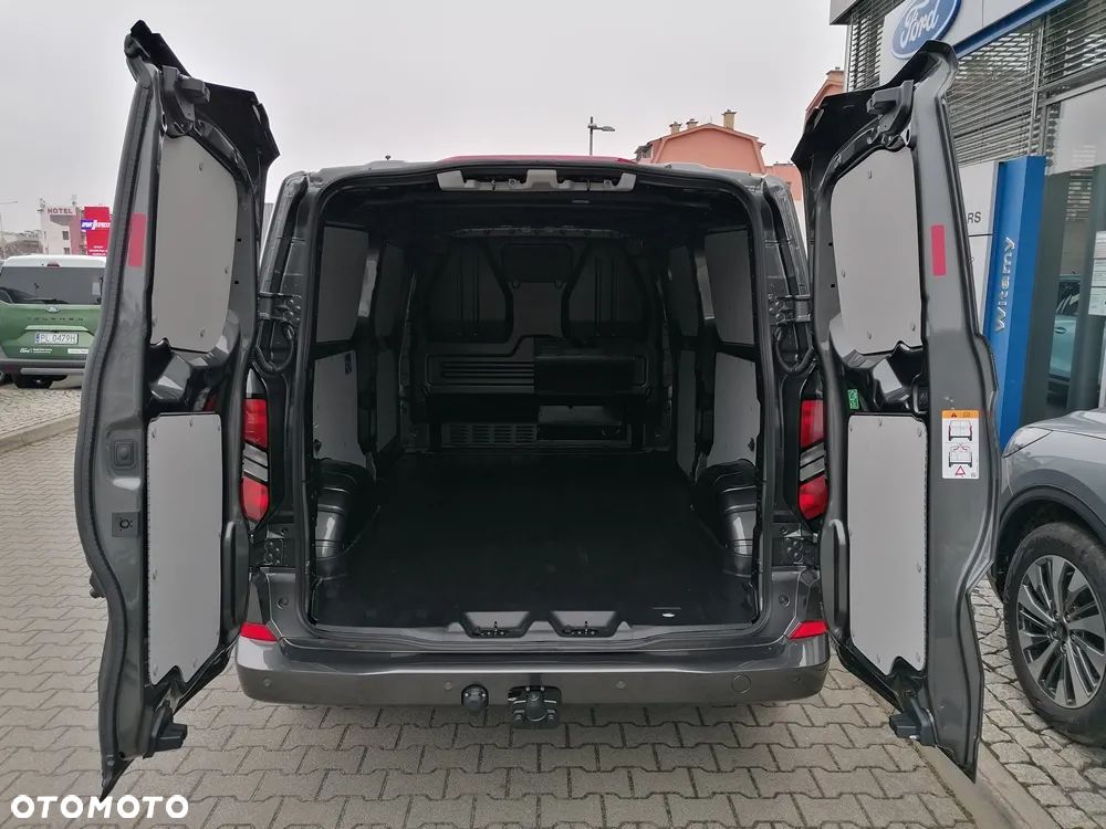 Ford CUSTOM VAN LIMITED - 7