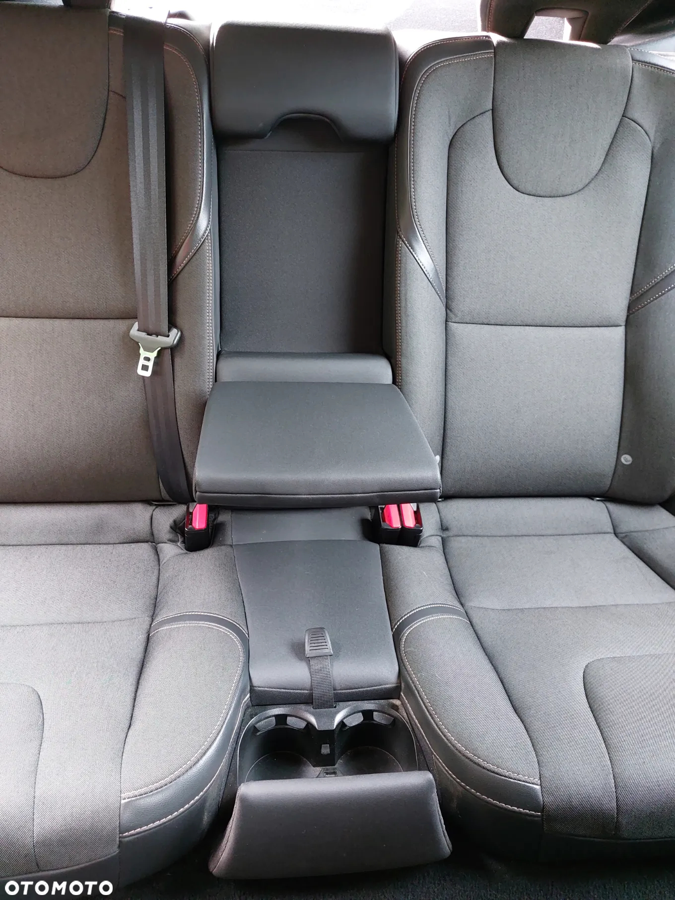 Volvo V40 Cross Country D2 Momentum - 30