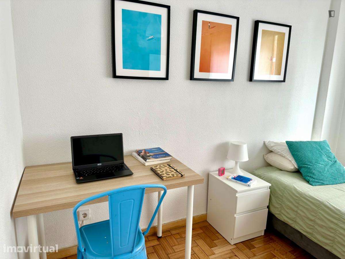 Quarto - localizado em Ramalde Porto - Grande imagem: 5/7