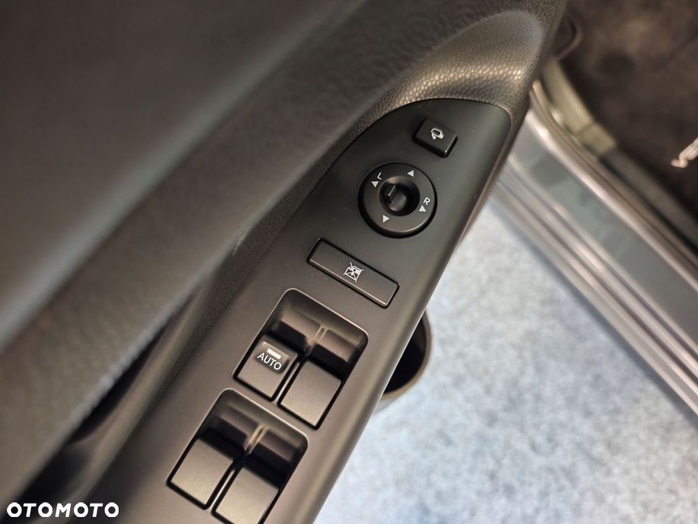 Kia Venga 1.6 CVVT Titanium Collection - 10