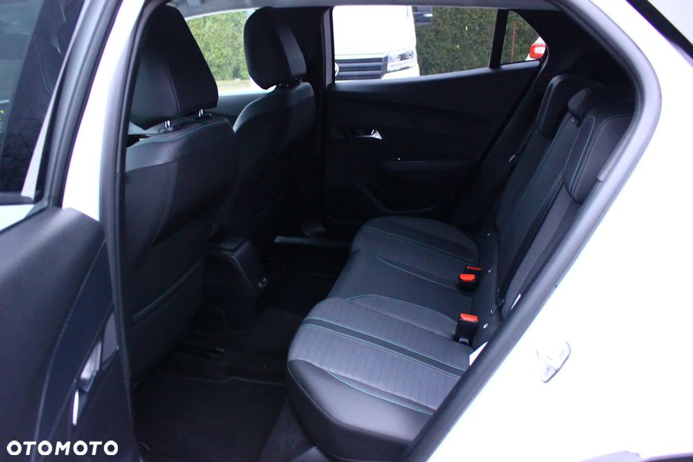 Peugeot 2008 BlueHDi 130 Allure S&S EAT8 - 33