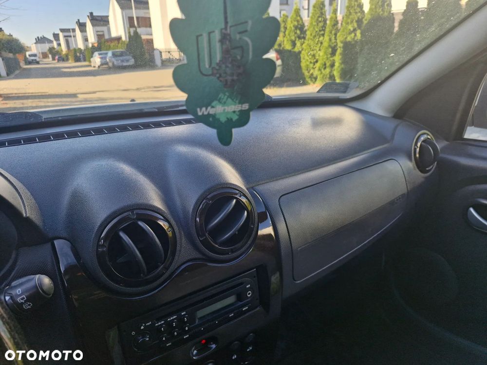 Dacia Duster 2011 photo 4