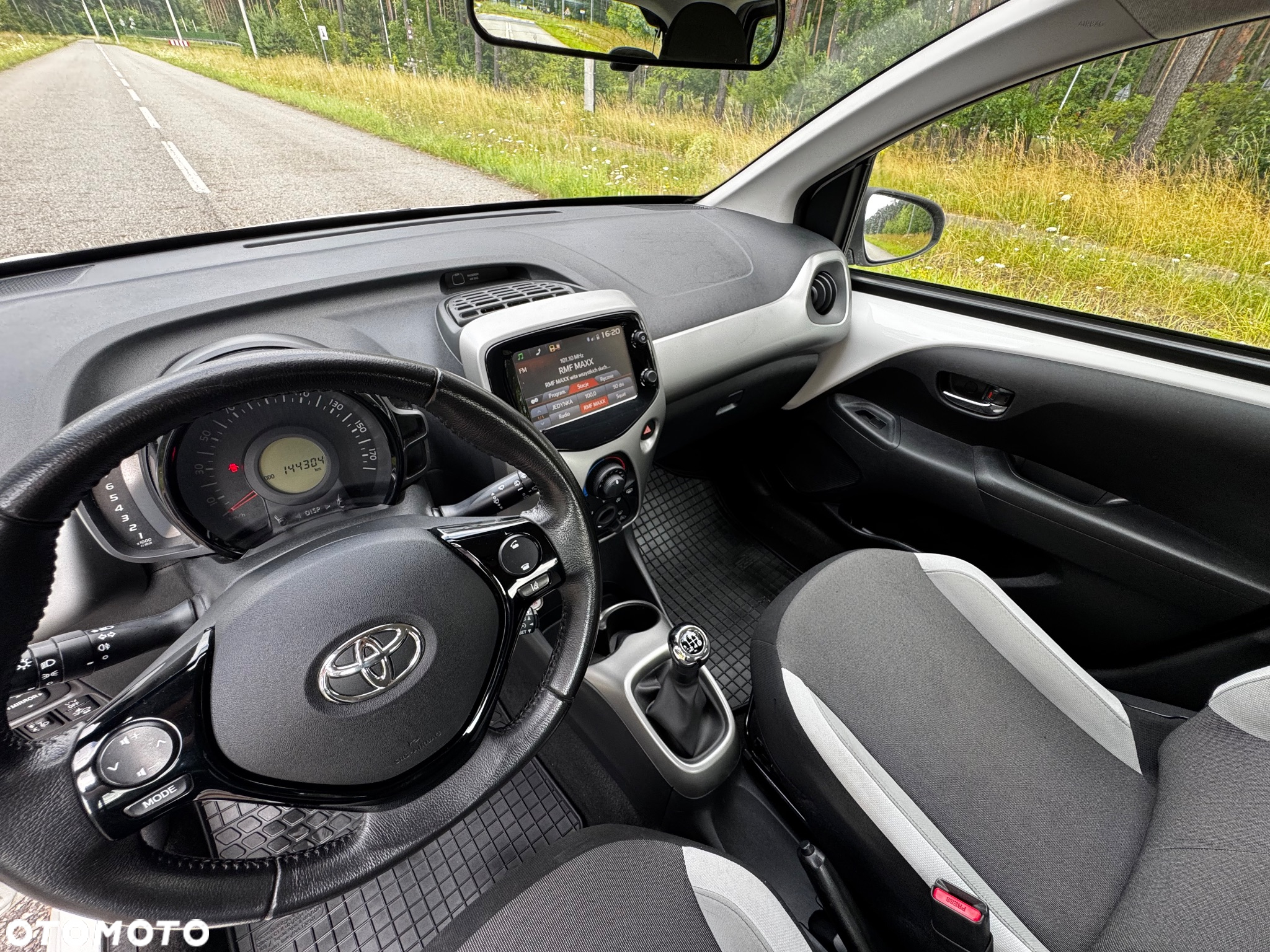 Toyota Aygo x - 12