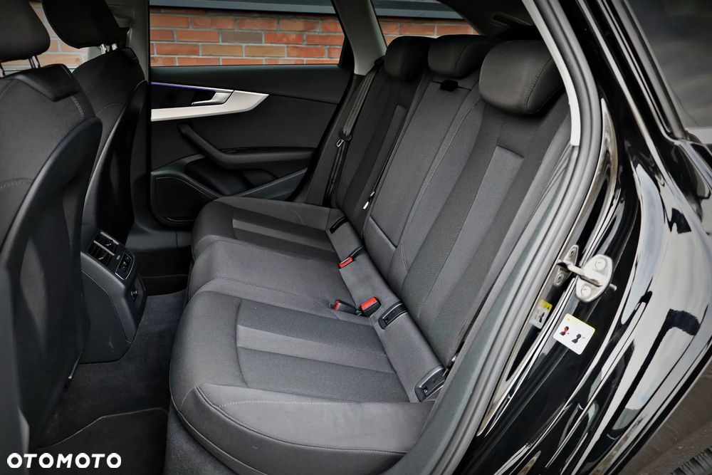 Audi A4 Avant 40 TFSI mHEV Quattro S tronic - 23