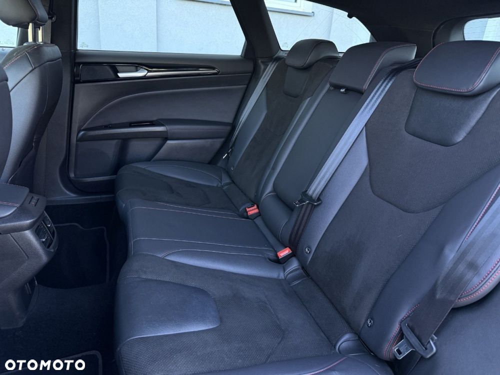 Ford Mondeo - 33