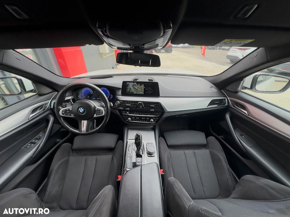 BMW Seria 5 530d xDrive AT - 24