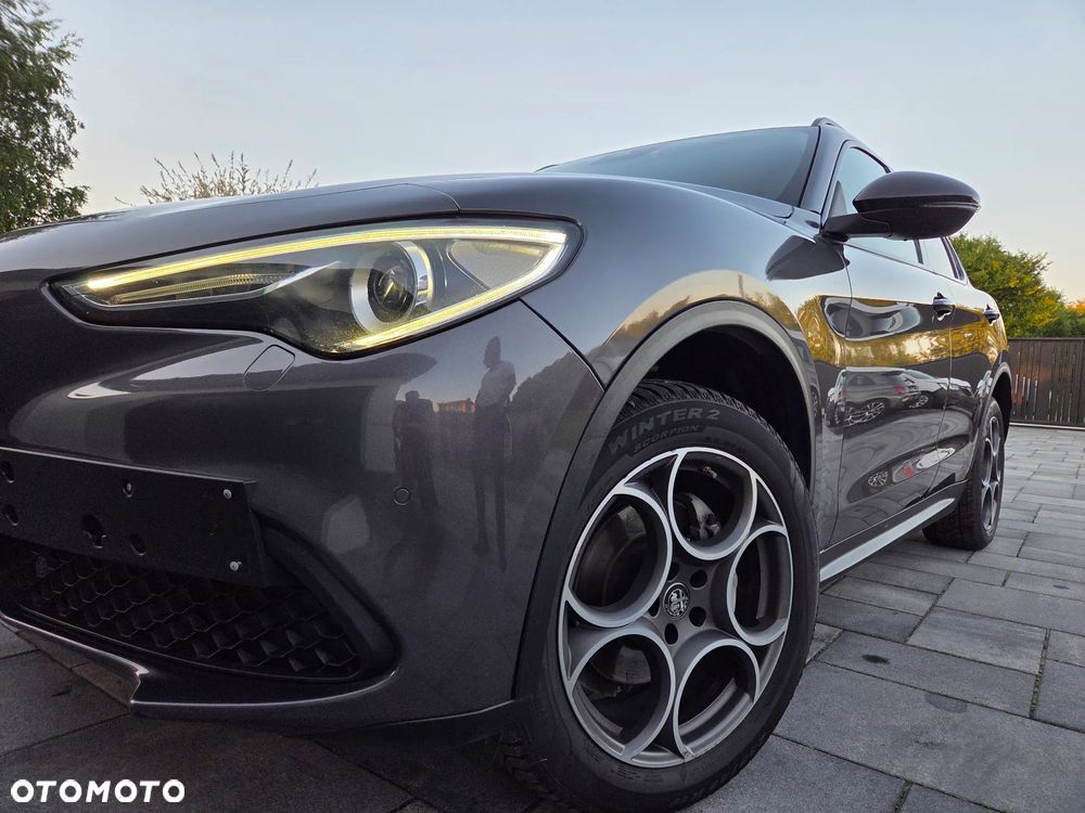 Alfa Romeo Stelvio - 2