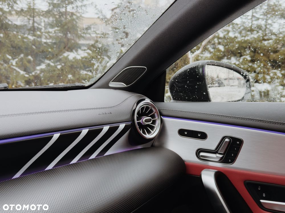 Mercedes-Benz CLA AMG 35 4Matic AMG Speedshift 7G-DCT - 12