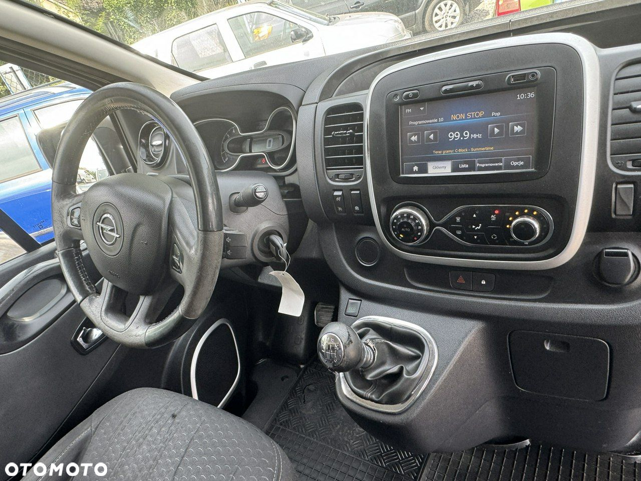 Opel Vivaro - 10