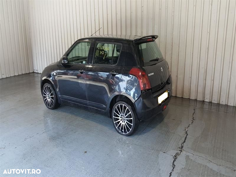 Usa dreapta fata Suzuki Swift 2010 Hatchback 1.3i - 5